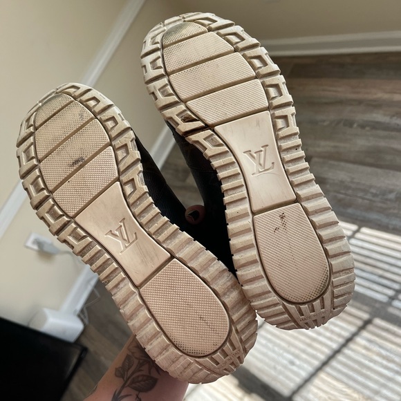 Men’s Louis Vuitton Run- Away Sneaker - Picture 5 of 7